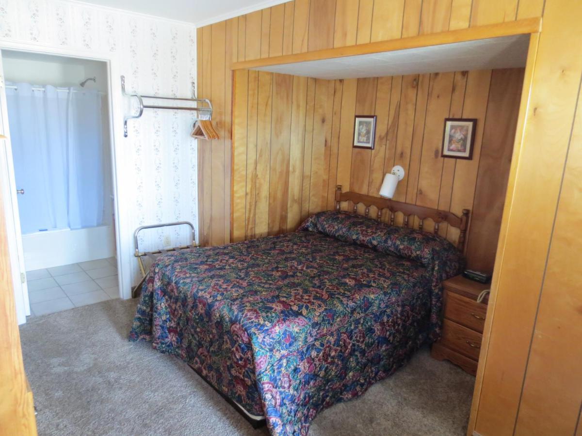 Lake 'N Pines Motel Cooperstown Exteriör bild